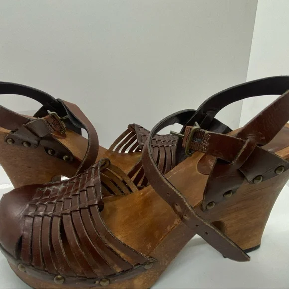 MIA Leather and Wood Woven Clogs-VINTAGE 90s (SIZE 8) - Picture 3 of 11